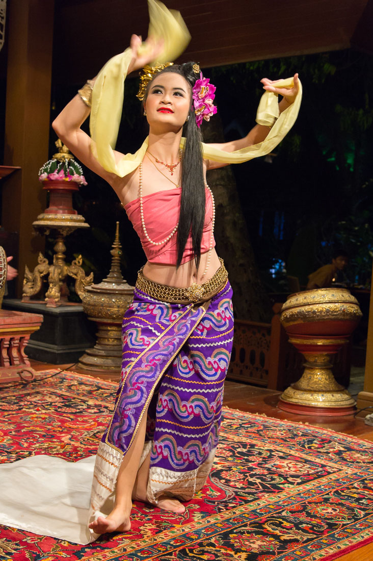 Performing a traditional dance wearing Thai costumes, Chiang Mai, Kingdom of Thailand, Indochina, South East Asia.