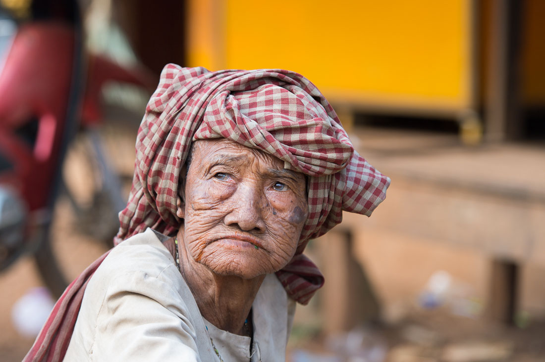 Old woman at the Sra Yong market, Sien Reap province. Kingdom of Cambodia, Indochina, South East Asia