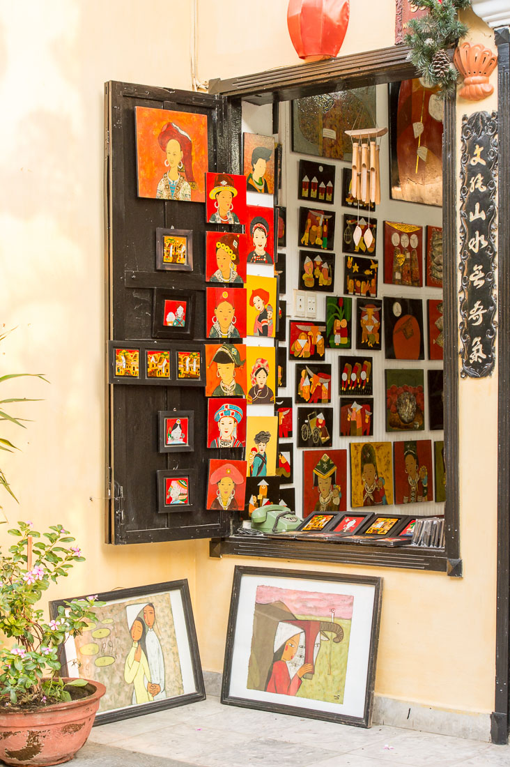 Shop in Hoi An old town selling lacquered painting, Quang Nam Province, Viet Nam, Indochina, South East Asia.Shop in